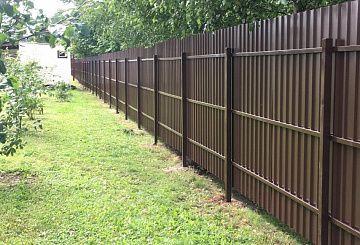 /zabory-iz-profnastila/brown/