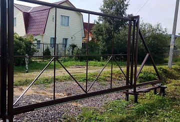 Ворота на сваях